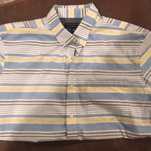 Men’s button up size L short sleeve